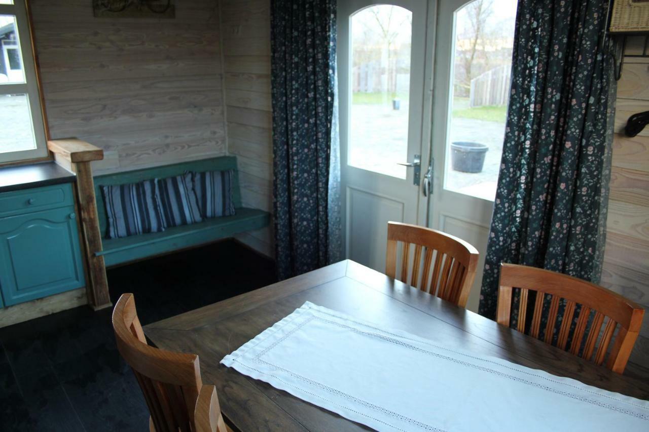 Chalet - Camping 'T Dekske Wintelre Eksteriør billede
