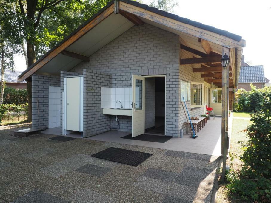 Chalet - Camping 'T Dekske Wintelre Eksteriør billede