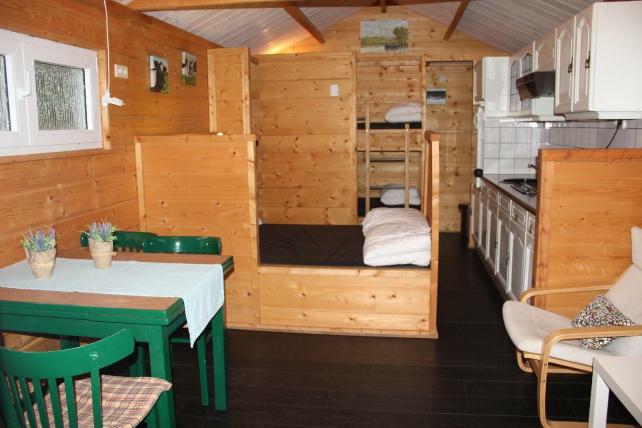 Chalet - Camping 'T Dekske Wintelre Eksteriør billede
